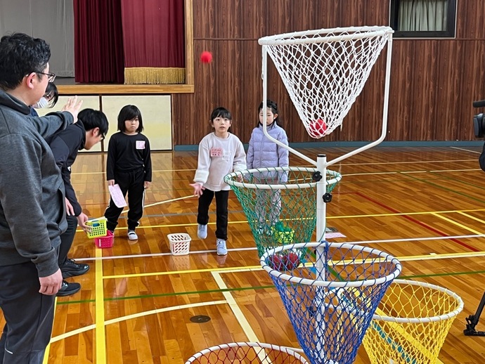 サークルバスケットをしている写真