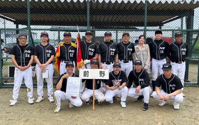 前野チームの集合写真
