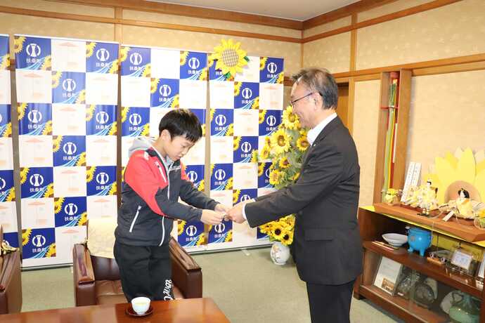 激励金をもらっている写真