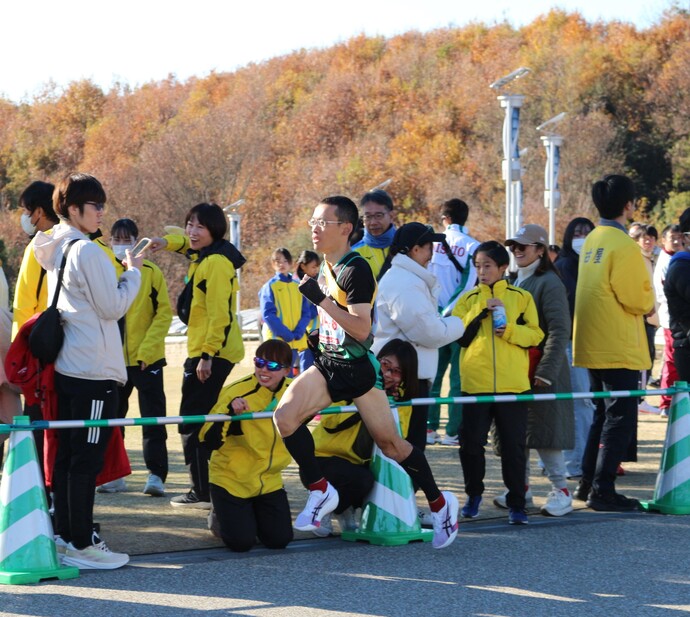 走っている写真