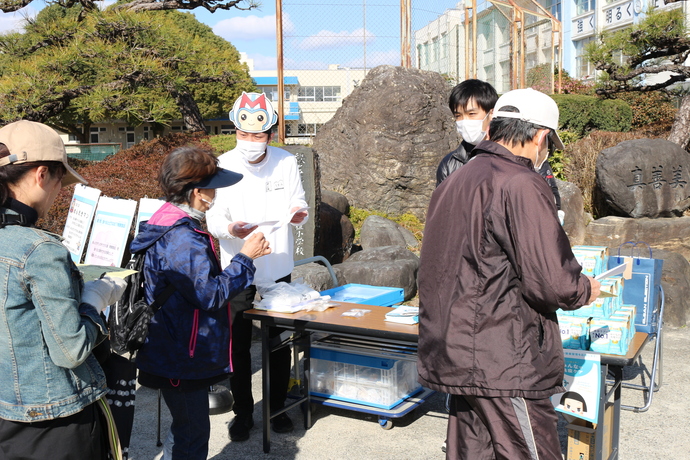 免疫クイズに挑戦している写真